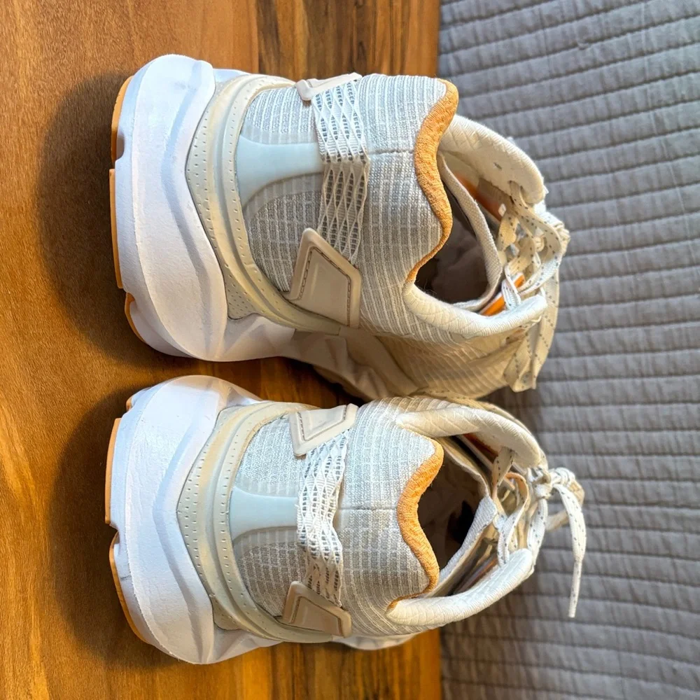 Hoka Neutral Trainer in Beige with Orange Accents 6M - Picture 3 of 7